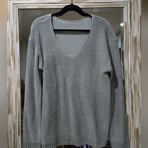 Women's V-Neck Sweater Trio - Gray, Tan, and Cream Set - Picture 3 of 4